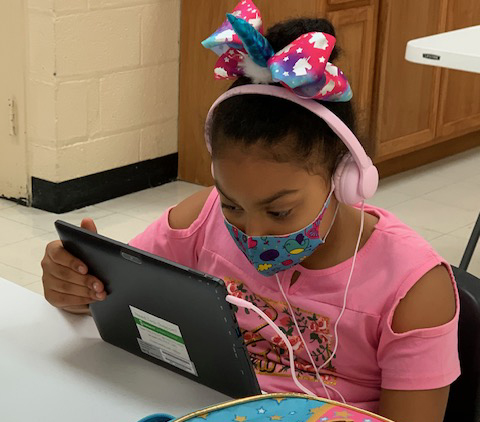 Community Center Rallies to Help Students and Families through Virtual School